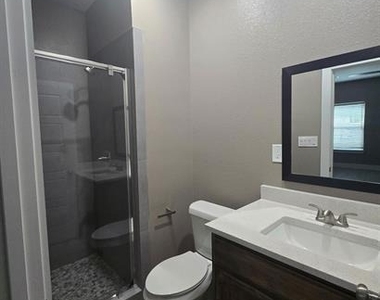 3513 Tomahawk Drive - Photo Thumbnail 2