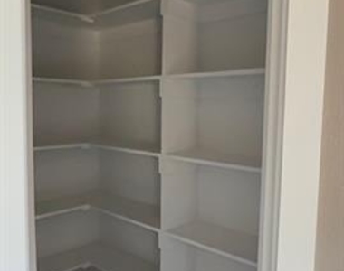 3513 Tomahawk Drive - Photo Thumbnail 9