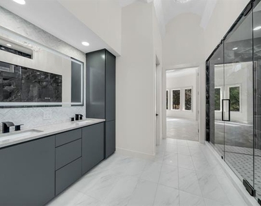 6363 Pintail Lane - Photo Thumbnail 16