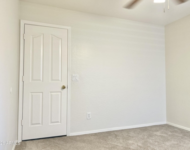 38564 N La Grange Lane - Photo Thumbnail 17