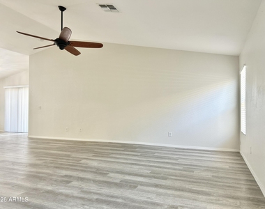 38564 N La Grange Lane - Photo Thumbnail 4