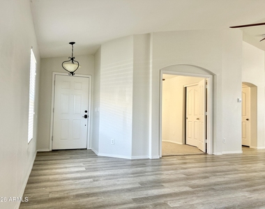 38564 N La Grange Lane - Photo Thumbnail 3