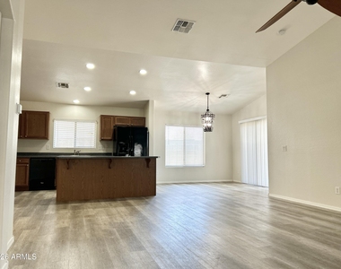 38564 N La Grange Lane - Photo Thumbnail 5
