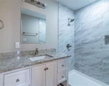 220 W Murray Street - Photo Thumbnail 7