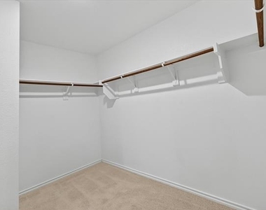 800 Windmill Street - Photo Thumbnail 11