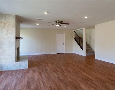 6536 Bronze Leaf Drive - Photo Thumbnail 11