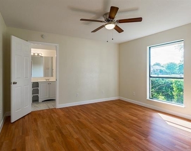 6536 Bronze Leaf Drive - Photo Thumbnail 4