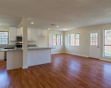 6536 Bronze Leaf Drive - Photo Thumbnail 14