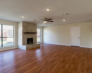 6536 Bronze Leaf Drive - Photo Thumbnail 10