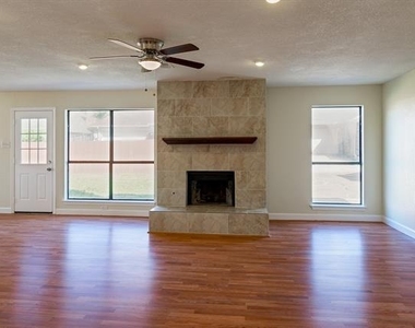 6536 Bronze Leaf Drive - Photo Thumbnail 9