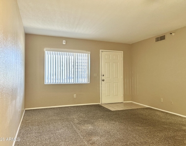17 E Ruth Avenue - Photo Thumbnail 2