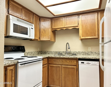 17 E Ruth Avenue - Photo Thumbnail 4