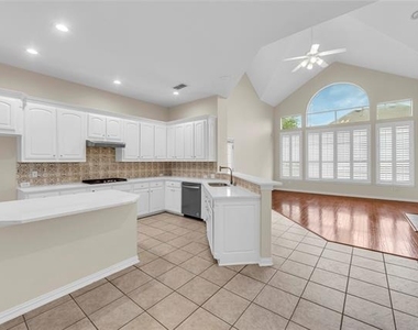 3920 Autumn Lane - Photo Thumbnail 11