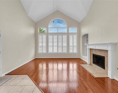 3920 Autumn Lane - Photo Thumbnail 16