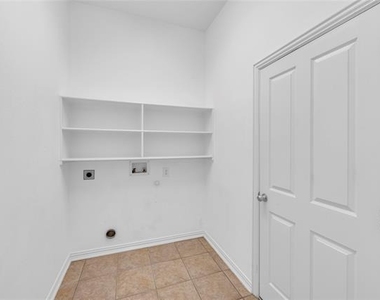 3920 Autumn Lane - Photo Thumbnail 15