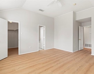 522 Colt Drive - Photo Thumbnail 23