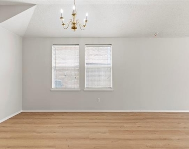 522 Colt Drive - Photo Thumbnail 5