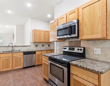 522 Colt Drive - Photo Thumbnail 16