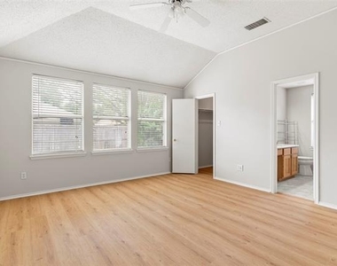 522 Colt Drive - Photo Thumbnail 22