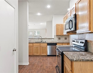 522 Colt Drive - Photo Thumbnail 18