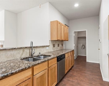 522 Colt Drive - Photo Thumbnail 13