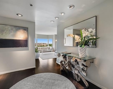 3030 Mckinney Avenue - Photo Thumbnail 1