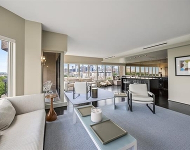 3030 Mckinney Avenue - Photo Thumbnail 4