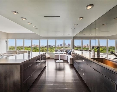 3030 Mckinney Avenue - Photo Thumbnail 11