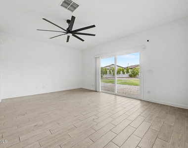 2058 S 241st Avenue - Photo Thumbnail 6