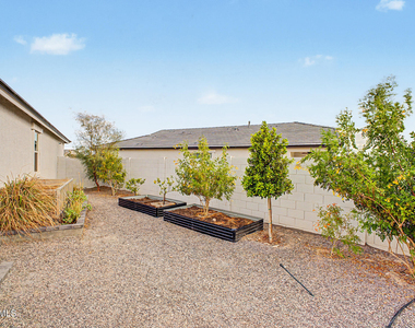 2058 S 241st Avenue - Photo Thumbnail 34