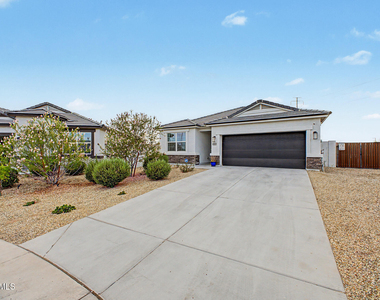 2058 S 241st Avenue - Photo Thumbnail 2
