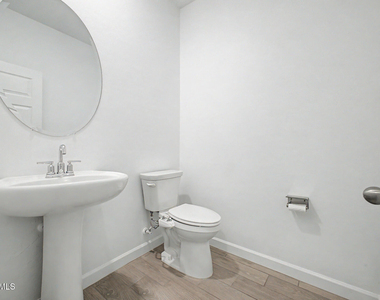 2058 S 241st Avenue - Photo Thumbnail 12