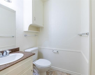 756 E Pecan Street - Photo Thumbnail 13
