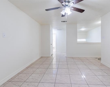 756 E Pecan Street - Photo Thumbnail 4