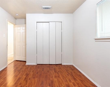 756 E Pecan Street - Photo Thumbnail 13