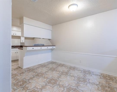 756 E Pecan Street - Photo Thumbnail 6