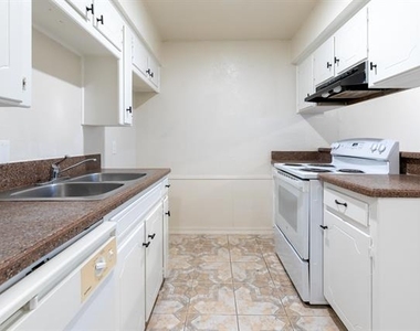 756 E Pecan Street - Photo Thumbnail 8