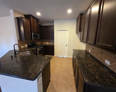 945 Brookville Court - Photo Thumbnail 6