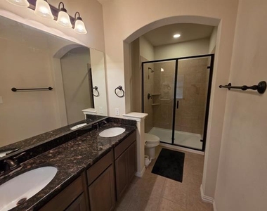 945 Brookville Court - Photo Thumbnail 11