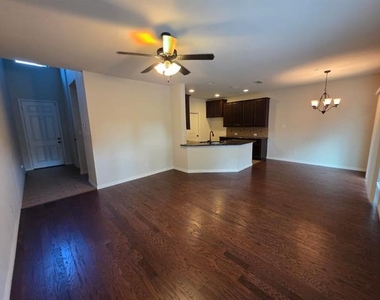 945 Brookville Court - Photo Thumbnail 5