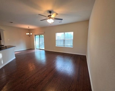 945 Brookville Court - Photo Thumbnail 3