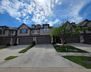 945 Brookville Court - Photo Thumbnail 2