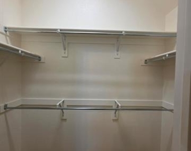 945 Brookville Court - Photo Thumbnail 10