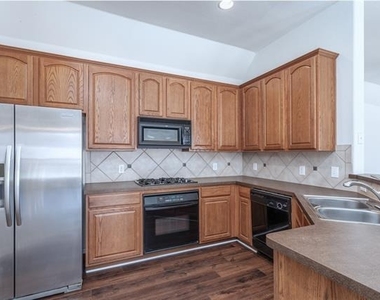 7576 Petersburgh Place - Photo Thumbnail 9