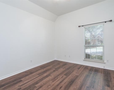 7576 Petersburgh Place - Photo Thumbnail 15