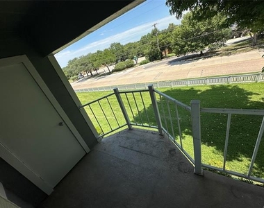 630 W Canty Street - Photo Thumbnail 4