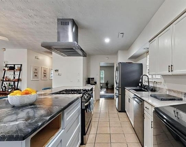 7305 Lehigh Drive - Photo Thumbnail 9