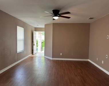 4021 Shawnee Trail - Photo Thumbnail 5