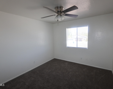 7610 N 61st Avenue - Photo Thumbnail 11