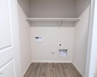 11094 W Arvada Drive - Photo Thumbnail 4